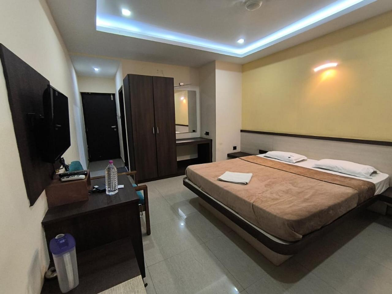 Hotel Pbs Grand Hospet Bagian luar foto